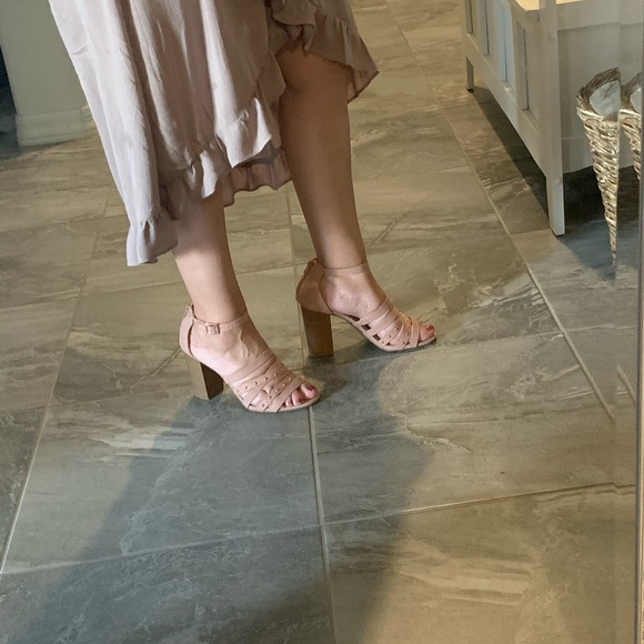 Heels - Picture 2 of 4